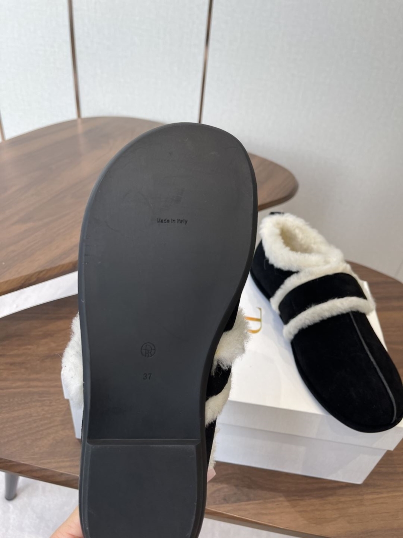 The R0w boots
